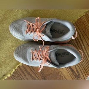Hoka bondi 7 size 8